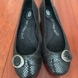 Dr. Scholl’s Magic wedge flats
